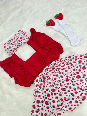 Şapka Kids Kız Bebek Çilek Salopet Bandanave Çorap Set