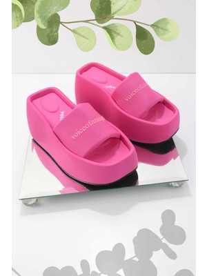 Bambi Kadın Terlik Düz Topuklu Pembe Tekstil Malzeme ile Günlük Kullanım İçin