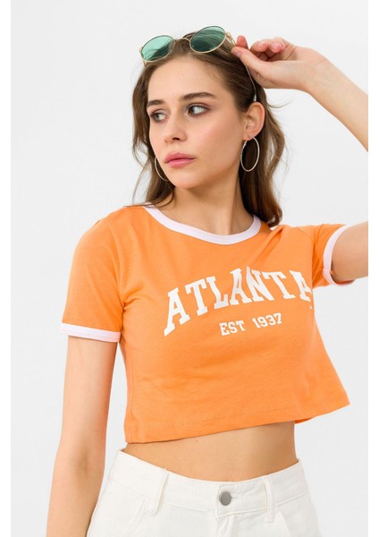 Kadın Önü Baskı Detaylı Kısa Tişört