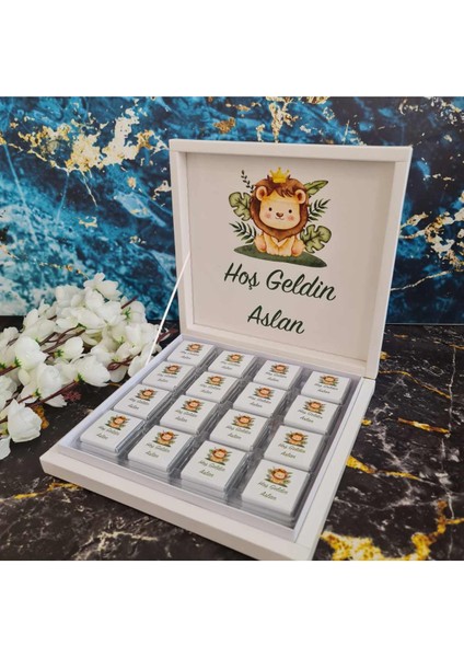 Karton Kutuda Madlen Etiket Baskılı Kişiselleştirilmiş Çikolata 32 Adet