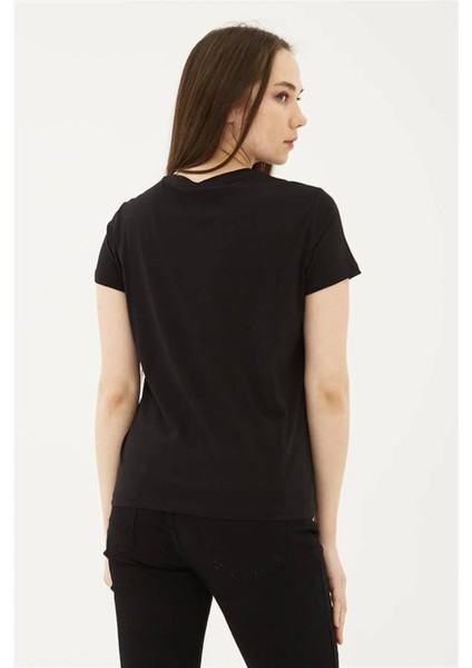 23Y0683K1 Kadın T-Shirt Siyah fiyatları