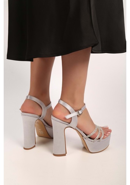 Kadın Pien Gümüş Saten Taşlı Platform Topuklu Ayakkabı fırsatları