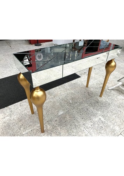 Dresuar Tombul Ayak Model Kayın Torna Mdf Tabla Parlak Gold Boya Ayaklar Füme Cam Kaplama El Yapım fiyatları