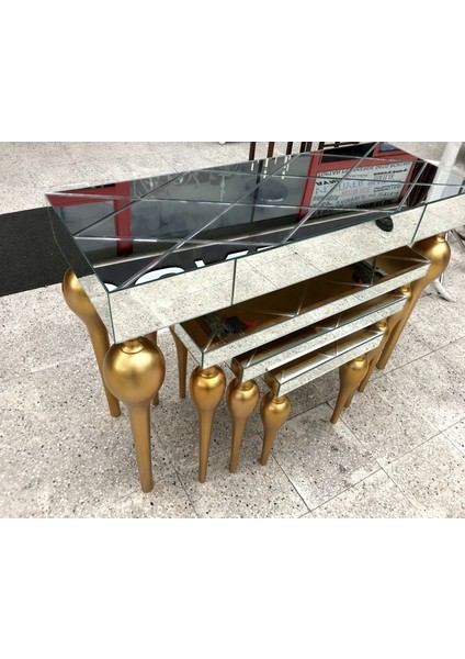 Zigon-Dresuar Sehpa Tombul Torna Model Parlak Gold Renk Kayın Ayak Çizgili Ayna Tabla El Yapım