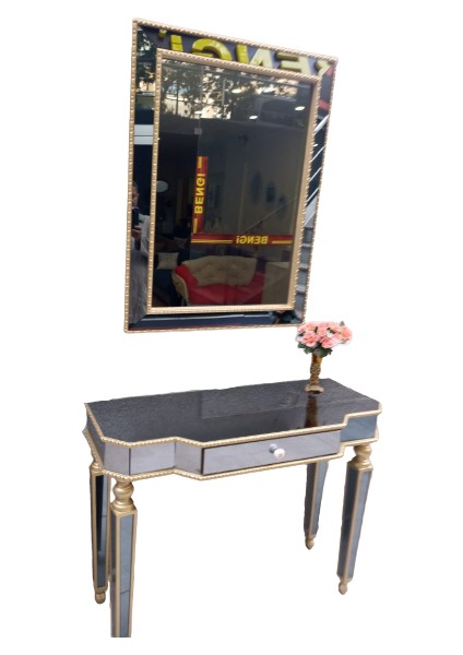 Dresuar Hayal Model Çekmece Geniş Tabla Gold Cam Ayna Kaplama Ayak El Yapım Nakışlı Ayna El Yapım