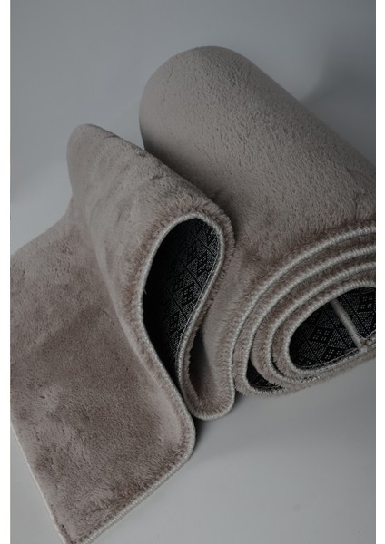 Kaymaz Tabanlı Kesme Rulo Salon Koridor Halı Post Peluş Yolluk Vizon fırsatları