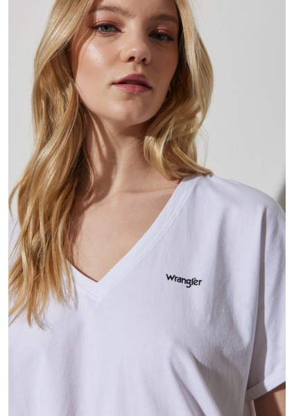 Regular Fit Normal Kesim %100 Pamuk V Yaka Beyaz Tişört fırsatları