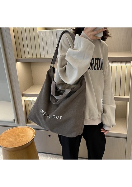 2023 Yeni Büyük Kapasiteli Öğrenci Retro Tite Çantası Okul Çantası Omuz Çantası (Yurt Dışından) fiyatları