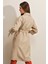 9104 Kruvaze Yaka Astarlı Trençkot - Bej 5