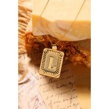 Prenses Pırlanta Kadın 14 Ayar Altın Kare Harf Kolye L Harfi Altın Kolye Zincirli Harf Kolye 42 cm