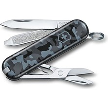 Victorinox 0.6223.942 Klasik 58 mm Lacivert Kamuflaj Çakı