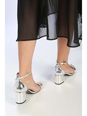 Shoeberry Kadın Spec Gümüş Tek Bantlı Topuklu Ayakkabı