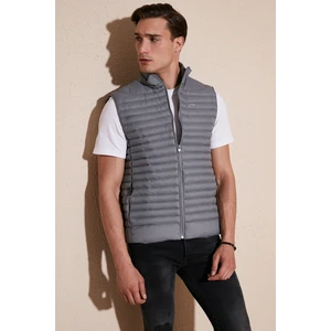 Regular Fit Dik Yaka Cepli Kapitone Şişme Yelek Erkek YELEK 497KIM