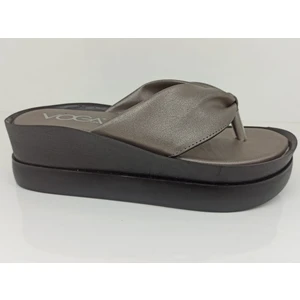 Dolgu Topuk Kadın Parmak Arası Terlik Yaz Sezonu İçin Konforlu Casual Tasarım