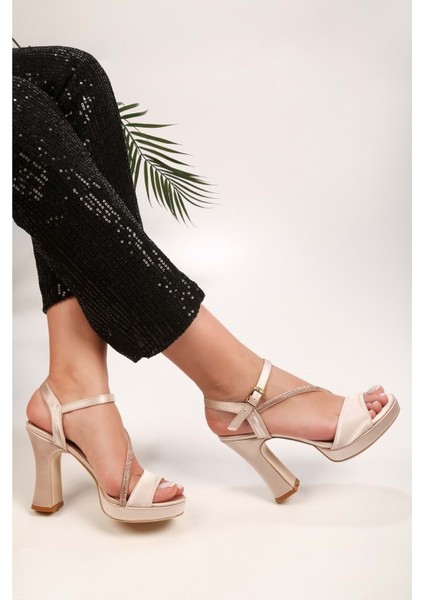 Kadın Lili Ten Saten Taşlı Platform Topuklu Ayakkabı10