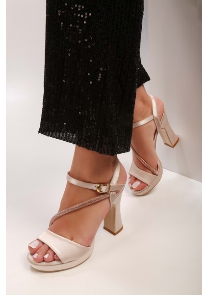 Kadın Lili Ten Saten Taşlı Platform Topuklu Ayakkabı10 fiyatları