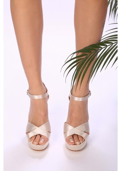 Kadın Pi Tolla Ten Saten Platform Topuklu Ayakkabı fırsatları