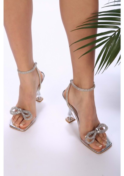 Kadın Neilda Gümüş Şeffaf Fiyonk Taşlı Topuklu Ayakkabı indirimleri