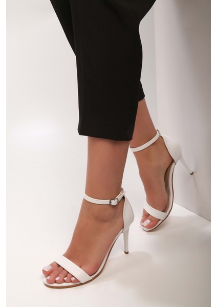 Kadın Puirn Beyaz Cilt Tek Bant Topuklu Ayakkabı
