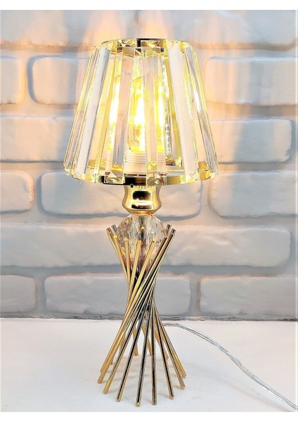 Modern Dekoratif Gold Metal Burgu Kristal Taşlı Kristal Konik Şapkalı Abajur Masa Lambası Aydınlatma