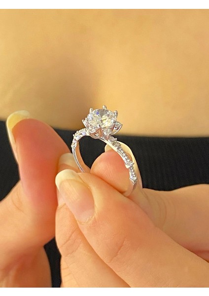 Lotus Swarovski Taş Beyaz Altın Yüzük 14 Ayar fırsatları