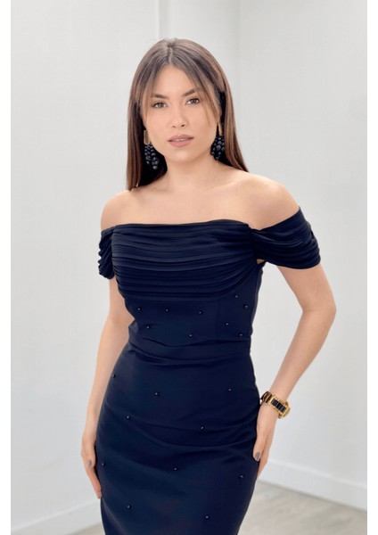 Atlas Kumaş Inci Detaylı Düşük Yaka Abiye Elbise - Siyah modelleri