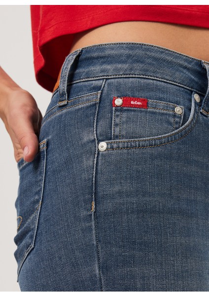 Orta Bel Dar Paça Skinny Fit Kadın Denim Pantolon 232 Lcf 121005 Jamy Blue Bleach indirimleri