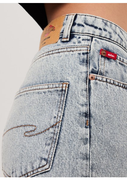 Yüksek Bel Dar Paça Mom Fit Kadın Denim Pantolon 232 Lcf 121015 Marlyn Lıght Acıd indirimleri