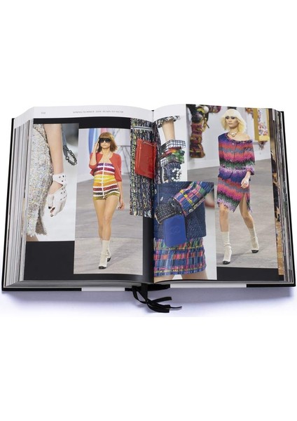 Chanel Catwalk: The Complete Collections fırsatları