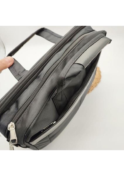 Orta Boy Su Geçirmez Evrak ve Laptop Çantası fırsatları