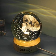 Keyfim Shop Büyük Boy Işıklı Ahşap Kaideli Astronot Temalı Cam Küre 8cm