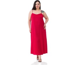 Disentis Modest Büyük Beden Ayarlanabilir Ince Askılı Yanı Yırtmaçlı Saten Kırmızı Elbise