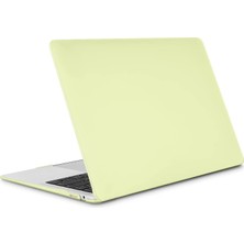 Novstrap Apple MacBook Air M2 Çip A2681 13.6 Inç 2022 Uyumlu Kılıf Cream Hard Shell Rubber Kapak