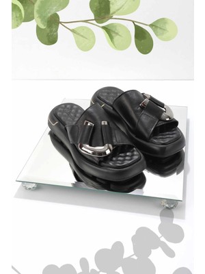 Bambi Siyah Deri Kadın Terlik K04292770203