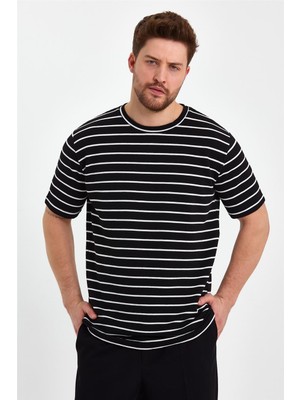 Cool Tarz Siyah Erkek Slim Fit Bisiklet Yaka Kısa Kol Jakarlı T-SHIRT-CZGLTSTR02S