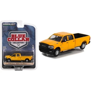 Blue Collar 2021 Ram 3500 Tradesma 1:64 Model Araba