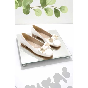 Beyaz Kadın Loafer Ayakkabı K01641121409