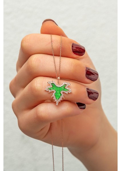 925 Ayar Gümüş Rose Kaplama Zirkon Taşlı Yeşil Mineli Çınar Kolye