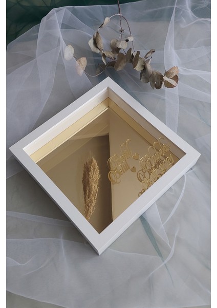 25X25 cm Verda Anı Gold Zeminli Isimli Çerçevesi-7 cm Derinlikli Anı Çerçevesi Gül Kutusu