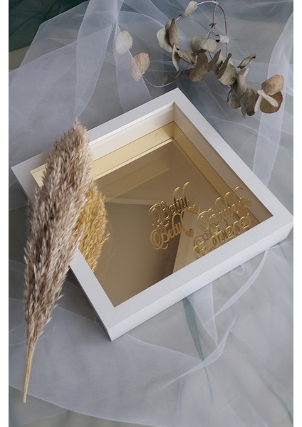 25X25 cm Verda Anı Gold Zeminli Isimli Çerçevesi-7 cm Derinlikli Anı Çerçevesi Gül Kutusu fiyatları