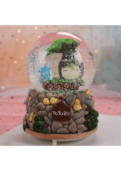 Totoro Chinchilla Temalı Orta Boy Işıklı Müzikli Kar Küresi