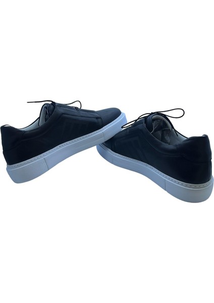 Beyaz Taban Siyah Deri Özel Tasarım Erkek Ayakkabı modelleri