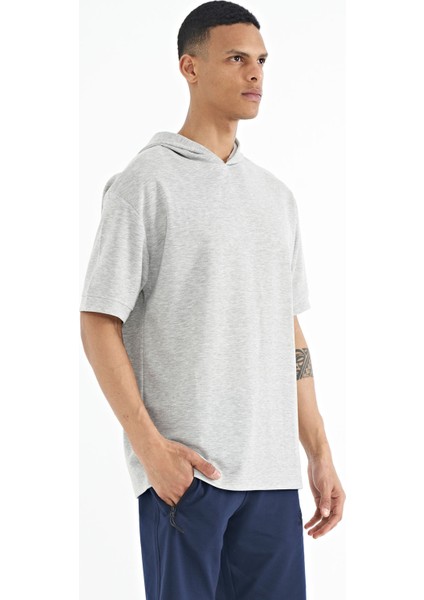 Gri Melanj Kapüşonlu Kol Etiket Detaylı Oversize Erkek T-shirt - 88179 fırsatları