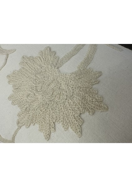 Pamuklu Duck Kumaşı Süzene Işlemeli Krem Renk Çift Taraflı Kırlent Kılıfı (40X60)