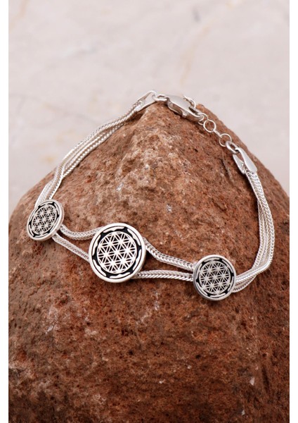 Yaşam Çiçeği Elişi Hasır Gümüş Bileklik 4292