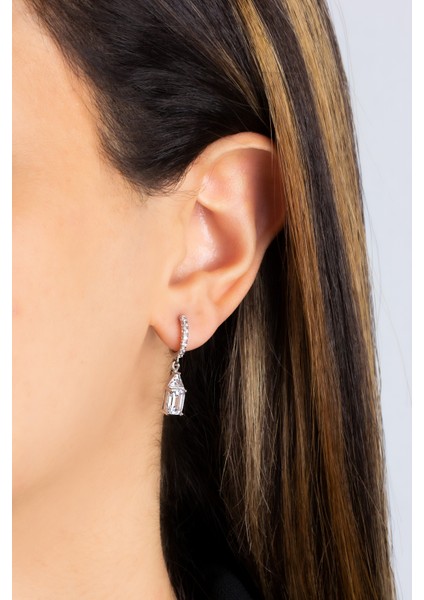 Kadın 925 Ayar Gümüş Sallantılı Baget Taşlı Küpe