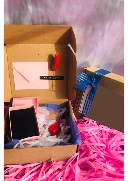 Kadın 925 Ayar Gümüş Sallantılı Oval Taşlı Zümrüt Küpe fiyatları