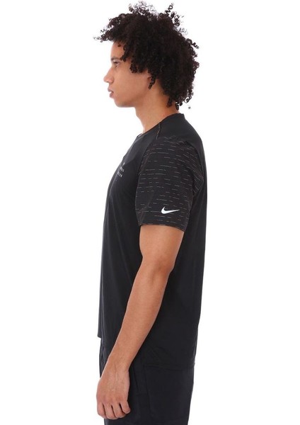 Dri-Fit Running Division Nv Rise 365 Ss Erkek Siyah Koşu Tişört DR8768-010 fırsatları