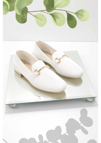Beyaz Triko Kadın Loafer Ayakkabı K01320302082