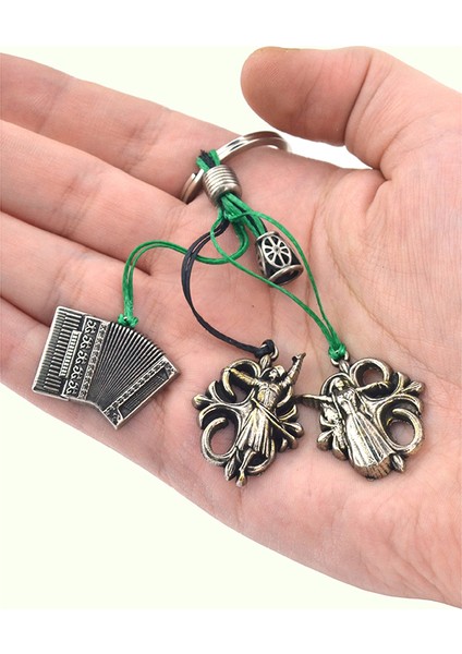 Kafkas Çerkes Salkım Anahtarlık - Oynayan Bay Bayan ve Akordiyon